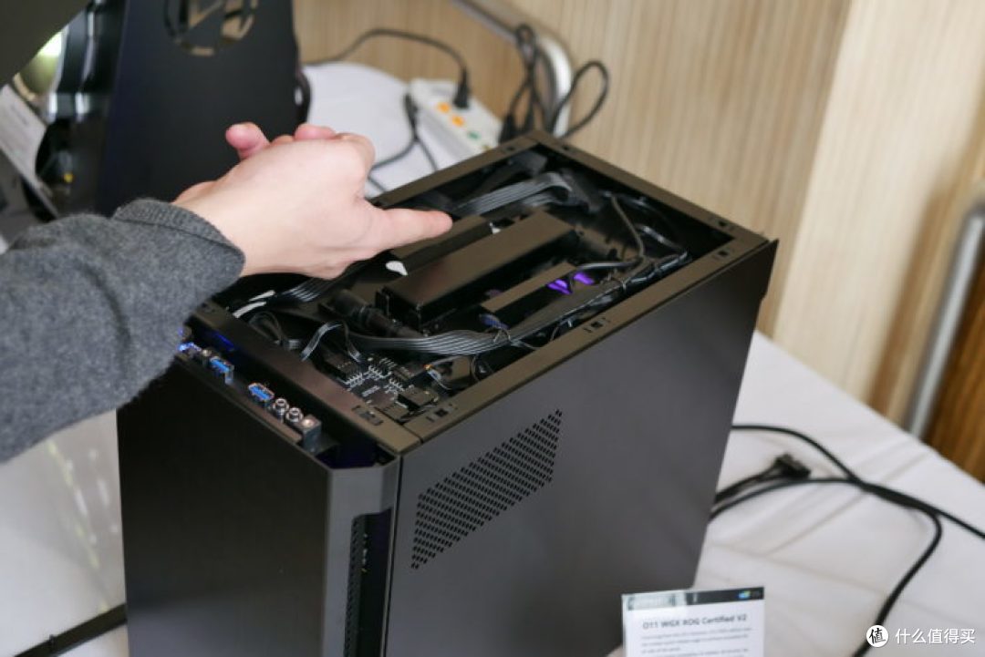 CES 2019:LIANLI 联力 展示多款新型号机箱&风扇