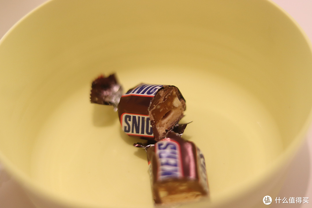  2.Snickers 士力架花生巧克力