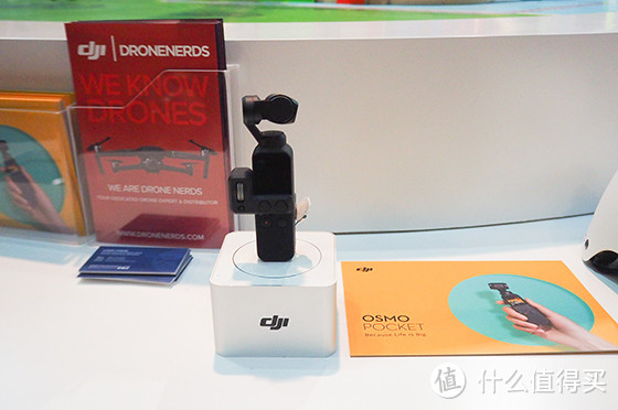 敢于自我革命 CES2019大疆推出御系列带屏遥控器