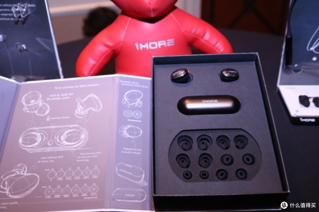 CES2019直击1MORE神秘新品 疑似五单元耳机曝光
