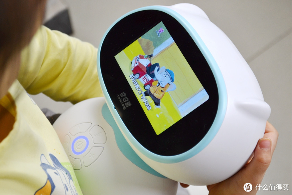 孩子学习成长路上的“小跟班”：398元的巴巴腾智能机器人S3评测