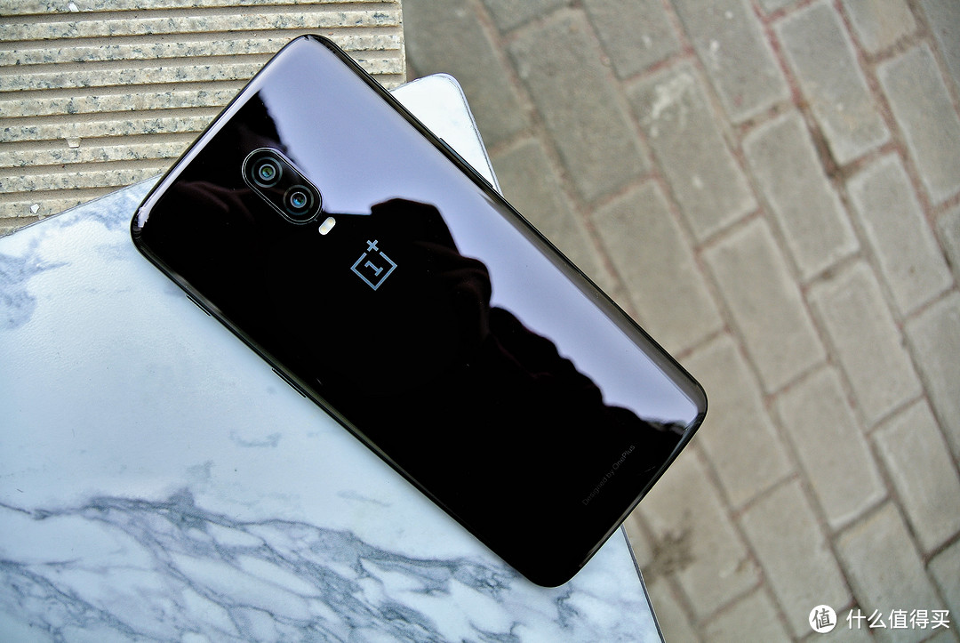 ​ 如何做一部「优秀水桶机」？OnePlus 6T给你答案