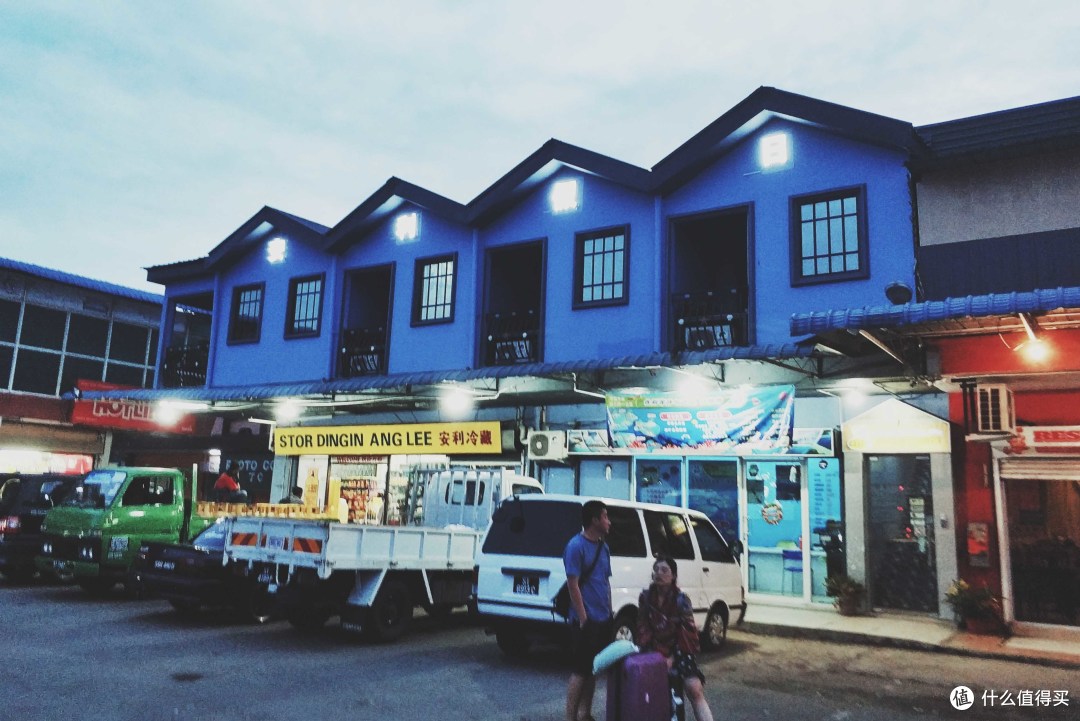蓝色区域就是酒店,安利冷藏是个超市