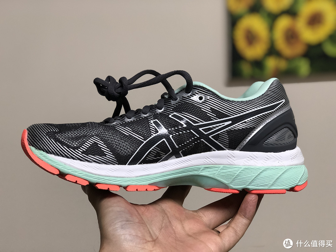 Asics 亚瑟士 Gel-Nimbus 19 跑鞋开箱（顺带浅谈一下Gel-Nimbus 21）