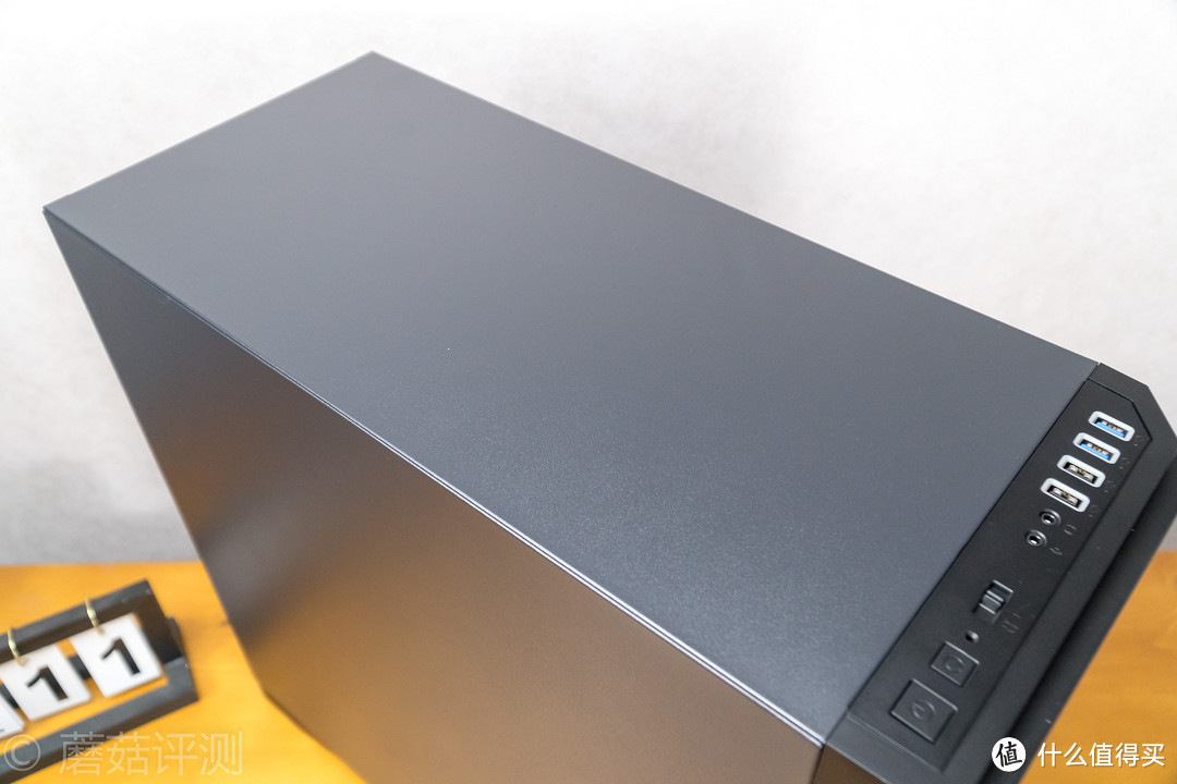 简约不简单,安静更冷静!安钛克(Antec)P101静音中塔水冷电脑机箱