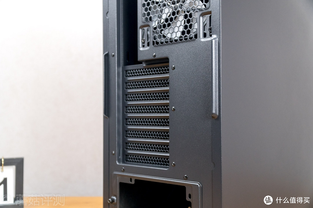简约不简单,安静更冷静!安钛克(Antec)P101静音中塔水冷电脑机箱