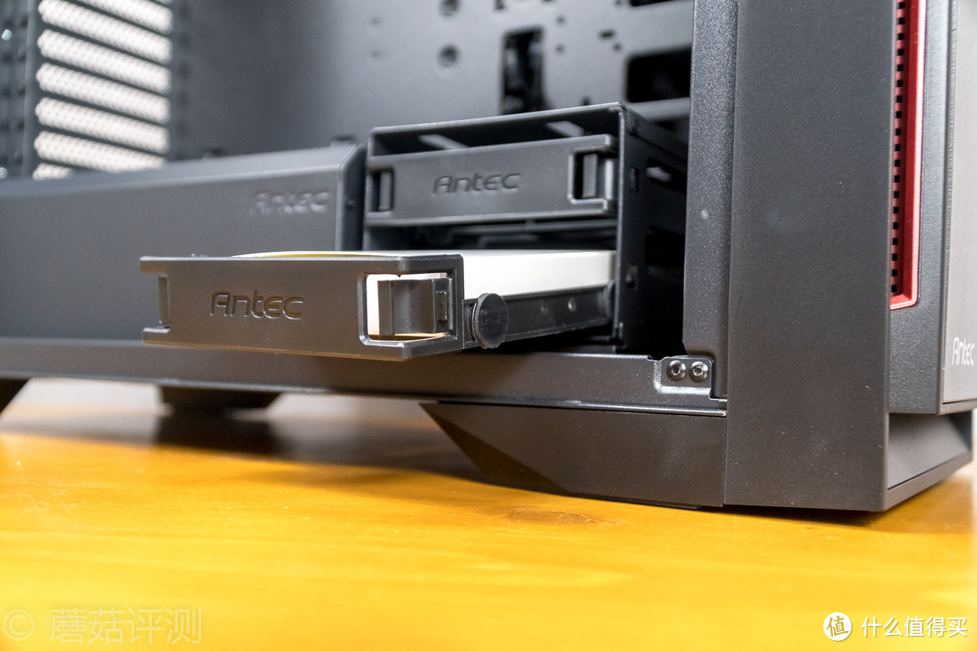 简约不简单,安静更冷静!安钛克(Antec)P101静音中塔水冷电脑机箱