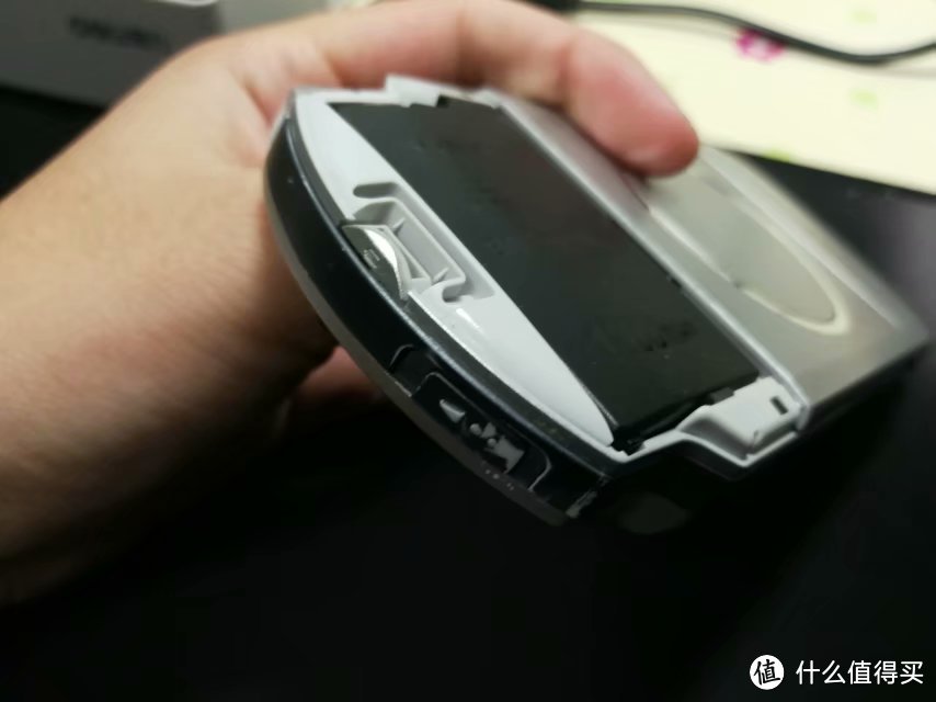 可随身携带的经典怀旧掌机——SONY PSP3000