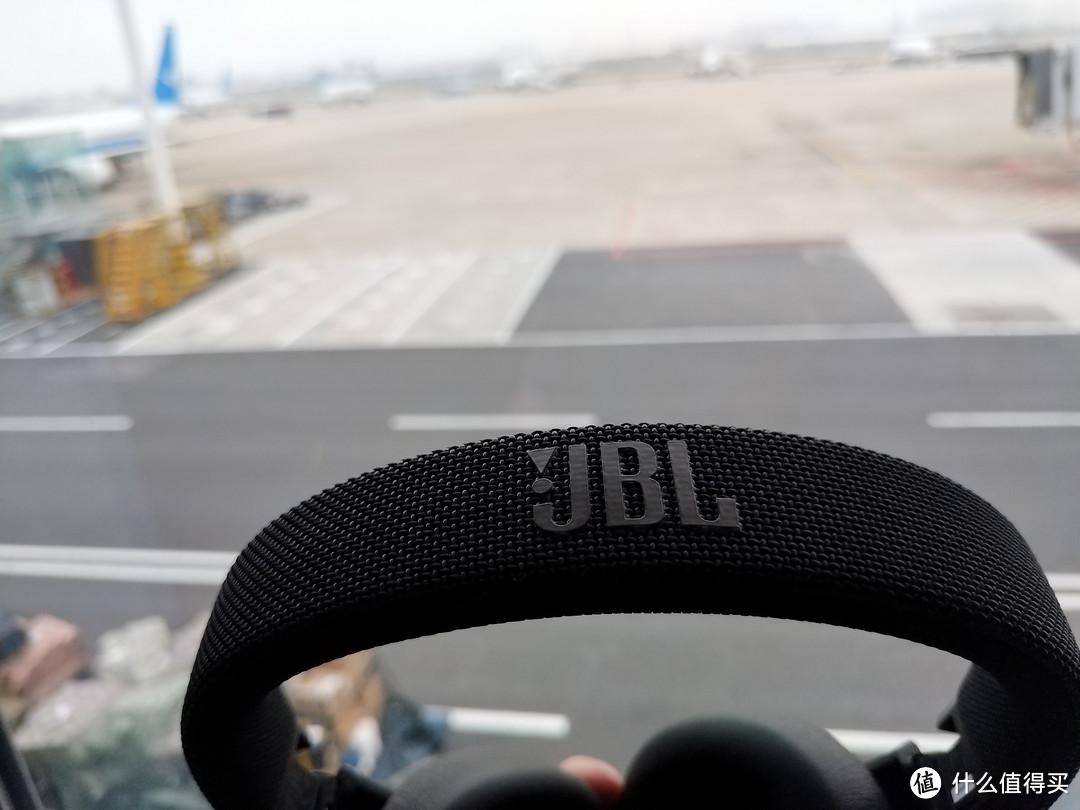 AI智能还是画蛇添足？—JBL LIVE650BTNC蓝牙无线降噪耳机评测