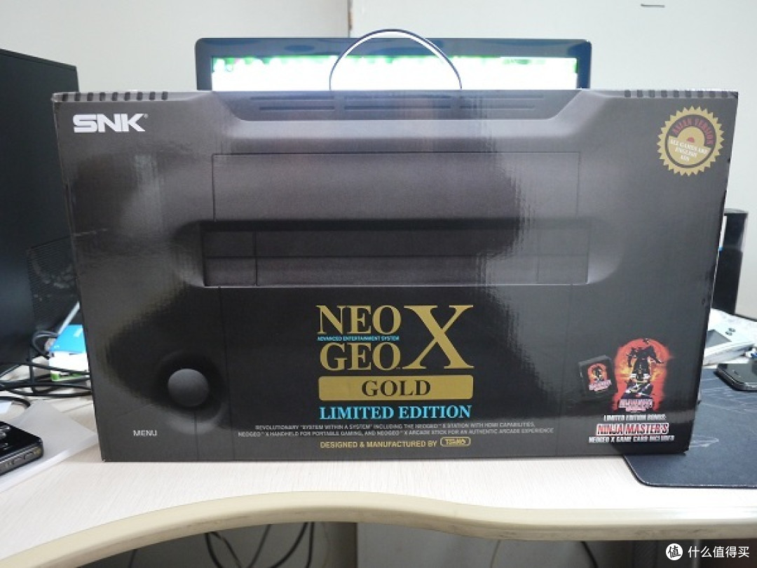 这是当年SNK授权给一家厂商出的NEOGEOX,我买了两个