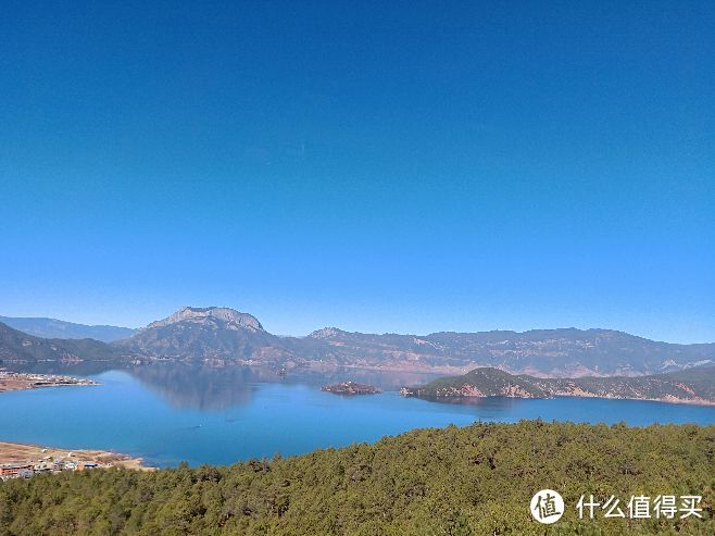 大巴司机提醒我们看的泸沽湖全景