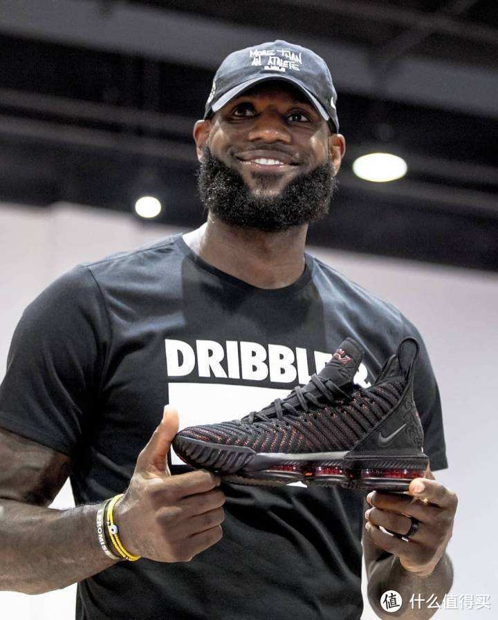 LBJ16首发，个人觉得实物怎么不如图片好看。