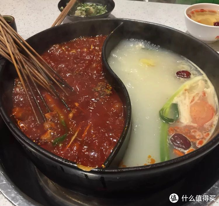 出于保守起见，还是点了鸳鸯锅