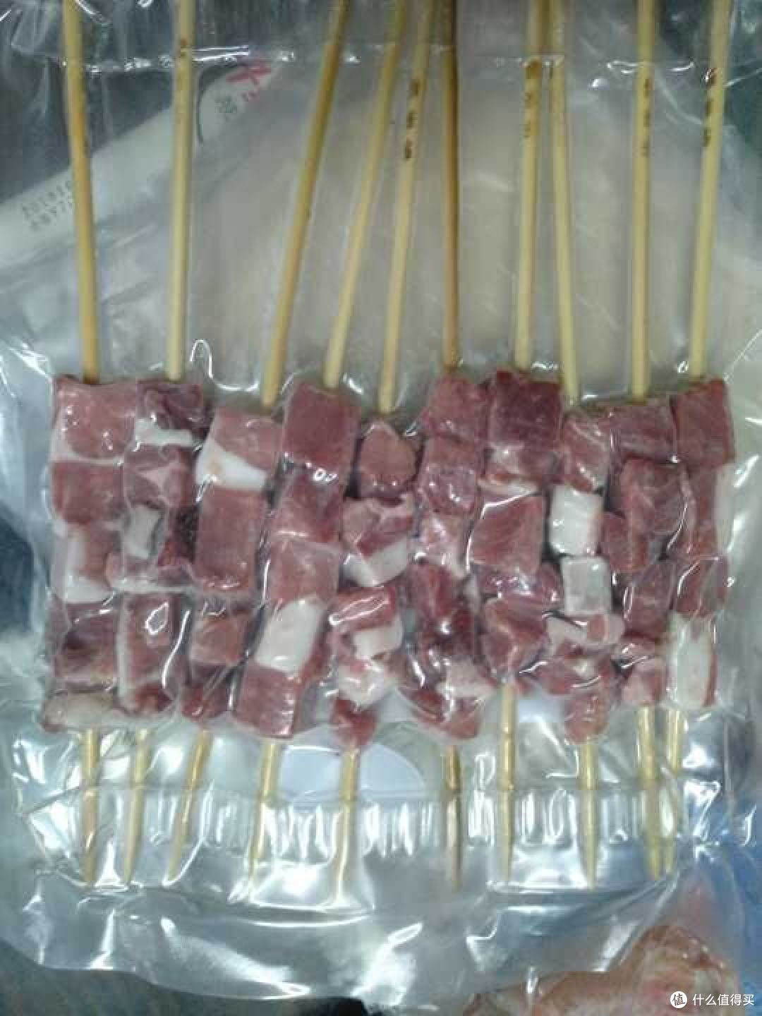 东来顺 羊后腿肉串 和 精气神 山黑猪香肠(黑胡椒味)