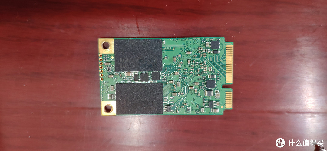 mSATA SSD 背面