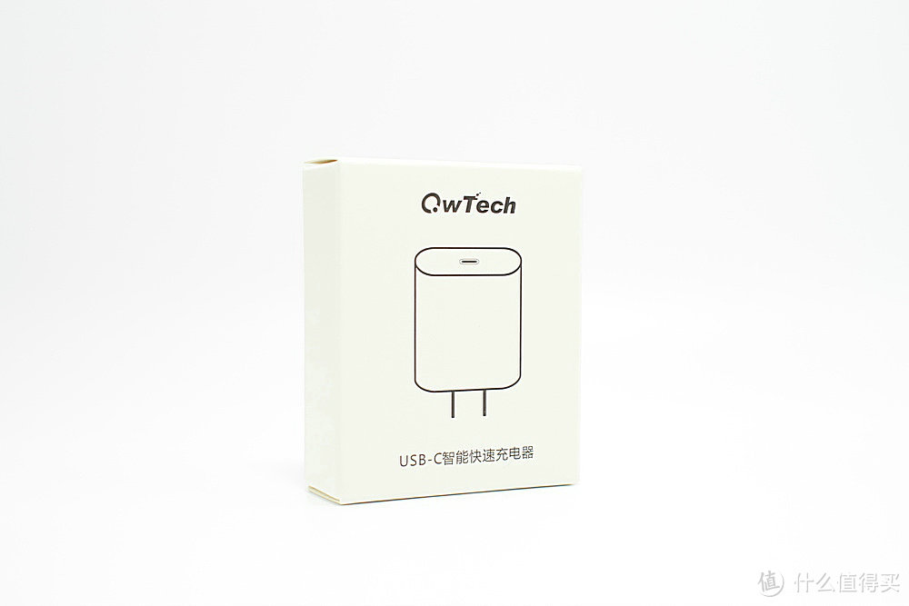 价格不到苹果原装的1/5，QwTech QC4+/PD3.0 18W充电器拆解评测