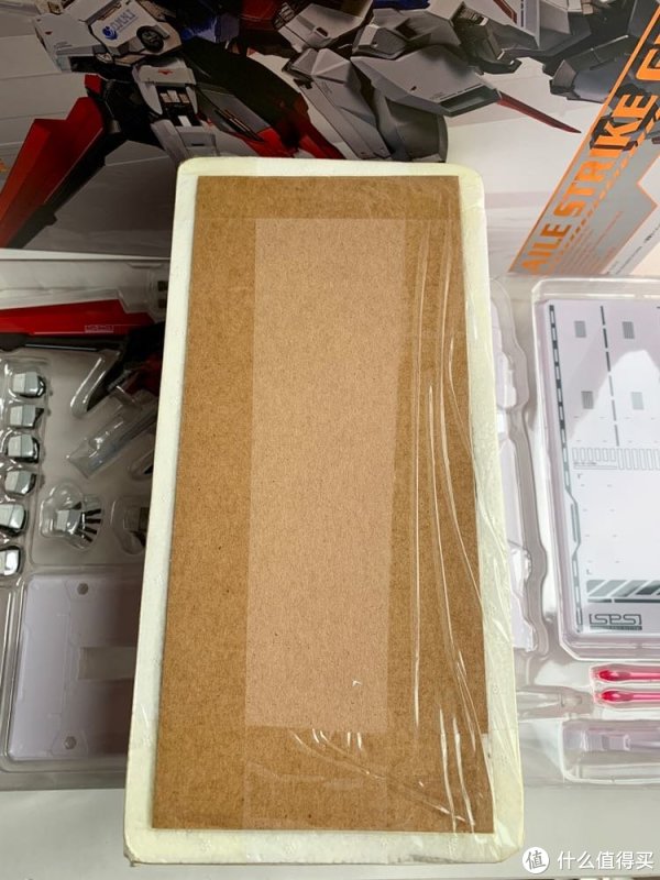 这个是高达主体的盒子
