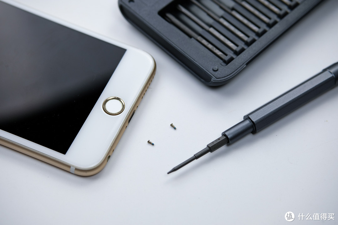 必须收藏:高清更换iPhone6s Plus电池步骤,告诉你一些会忽略致命的细节