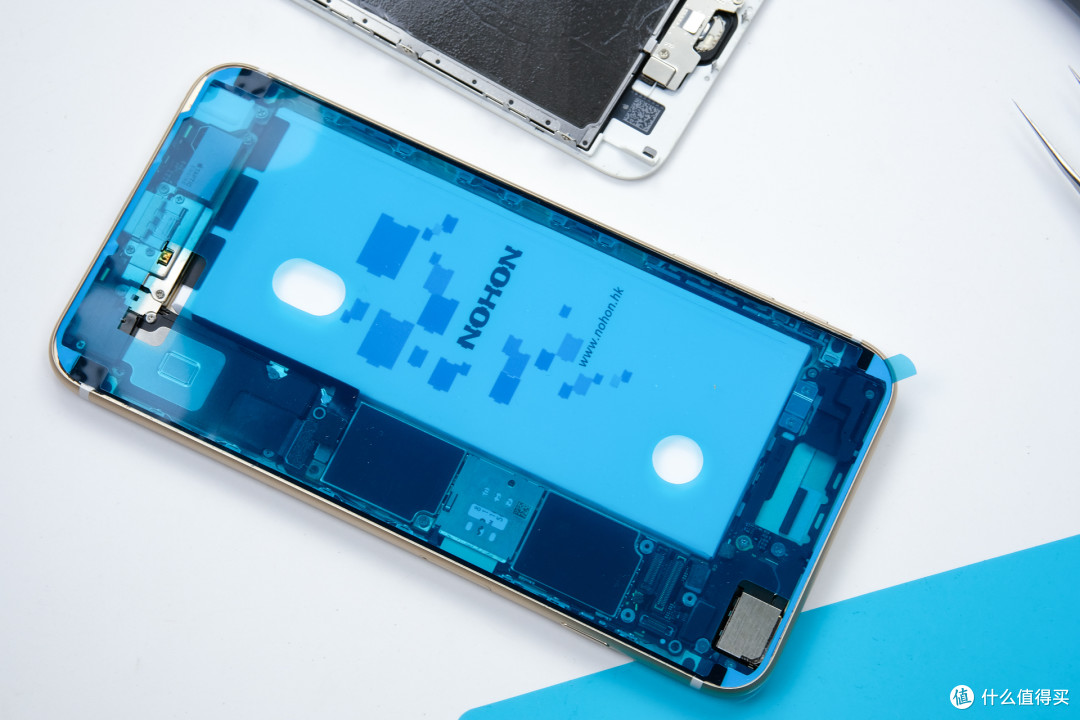 必须收藏:高清更换iPhone6s Plus电池步骤,告诉你一些会忽略致命的细节