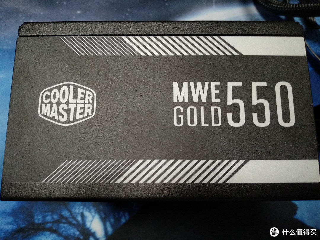 延续经典还是补充产品线？酷冷至尊MWE GOLD550（直出）简评