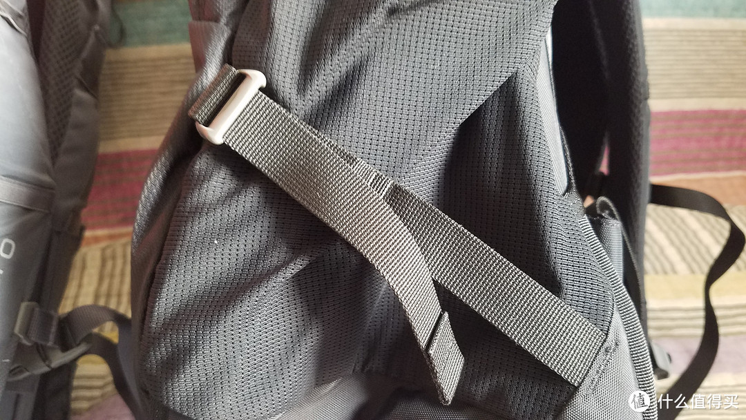 Osprey Tropos 对流 32L 双肩背包 黑色灰色一起开箱