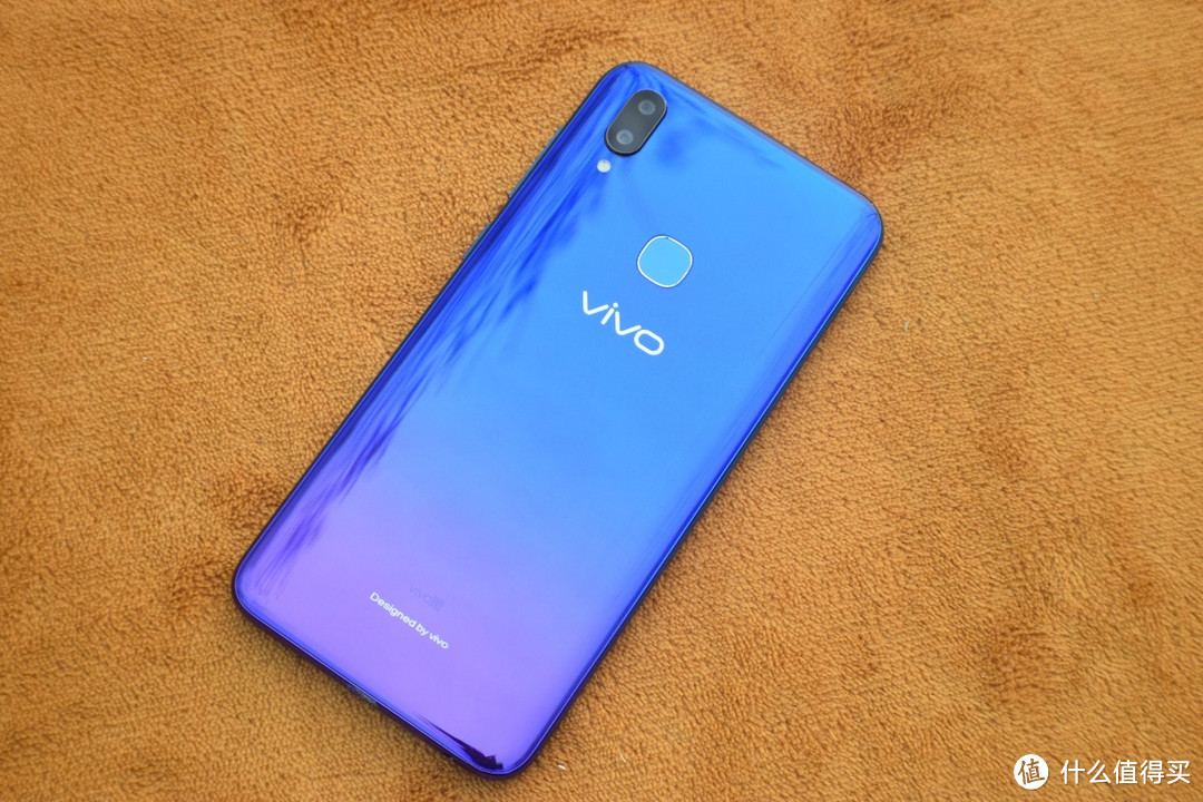 不再高价低配？贪财好色，颜值高、骁龙710加持的游戏手机vivo Z3