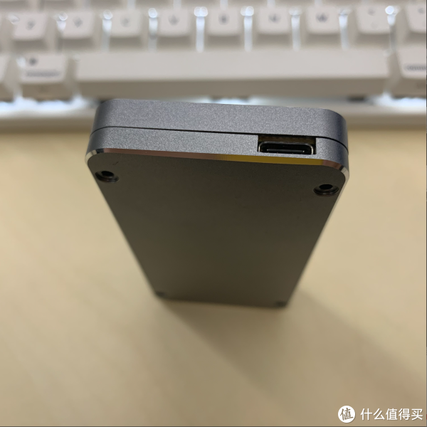ro移动固态方案使用体验(佳翼雷电3硬盘盒+西