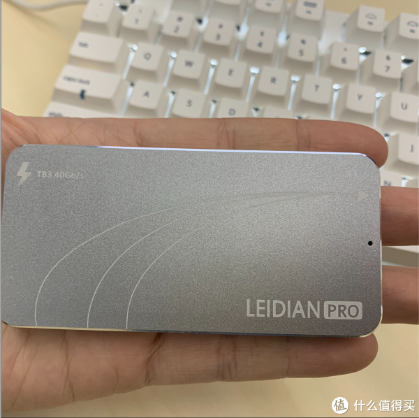 ro移动固态方案使用体验(佳翼雷电3硬盘盒+西