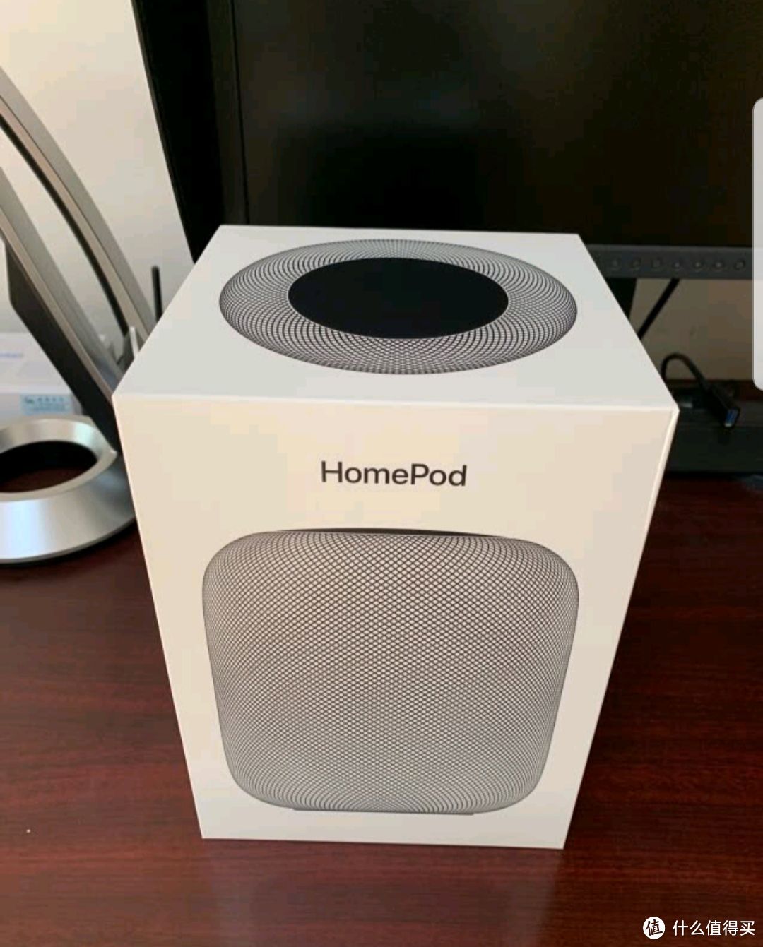 只需两颗Home Pod，便可将客厅变成沉浸式环绕影厅