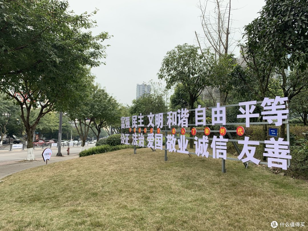 这款苹果iPhone XR来自拼多多 :那么到底是不是真的香呢?