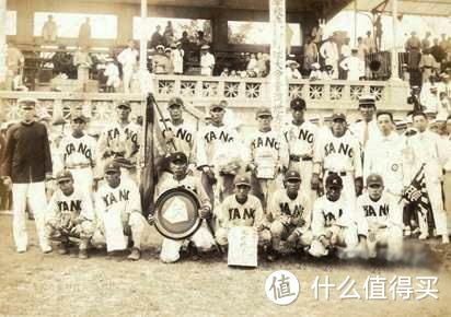 1931年台湾嘉义农林棒球队赢得夏季甲子园亚军