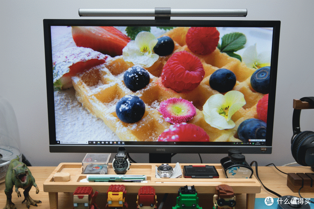 设计简洁,性能不含糊—明基 ScreenBar Plus 屏幕挂灯体验