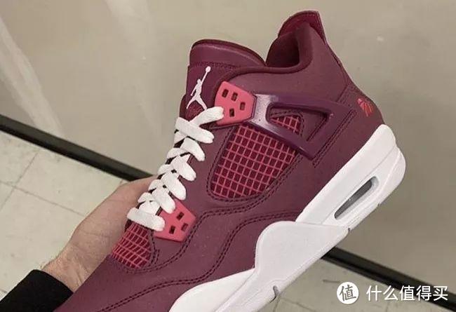 是时候到 AJ4 起飞了?连 KAWS 都对它再次着迷!