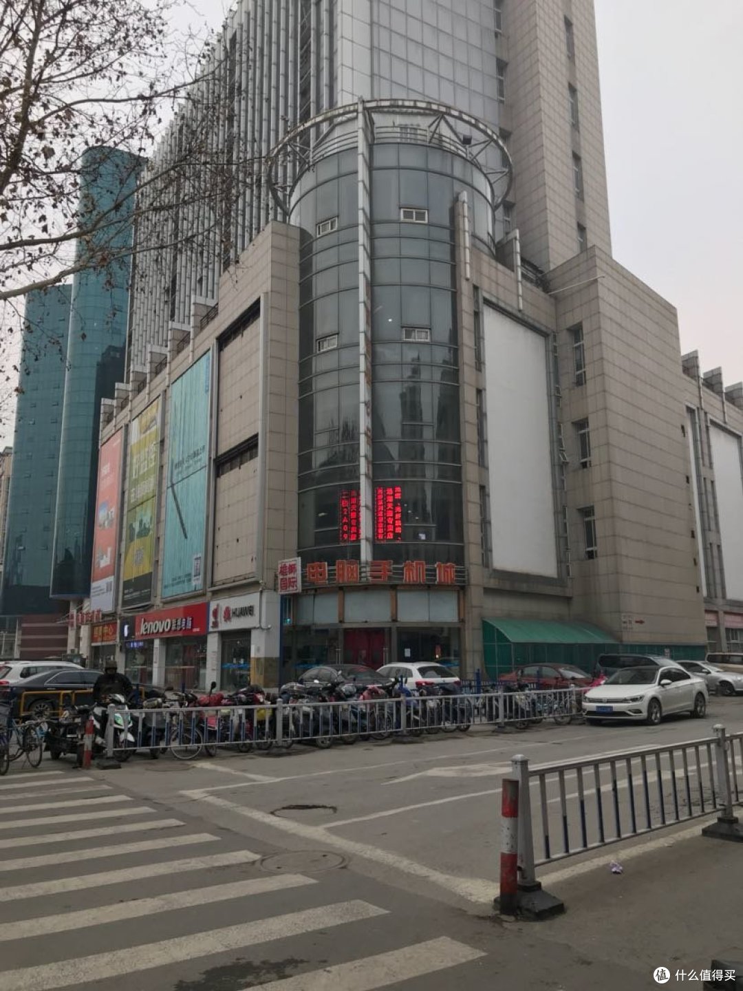 电竞显示器?宏碁暗影骑士VG240Y开箱