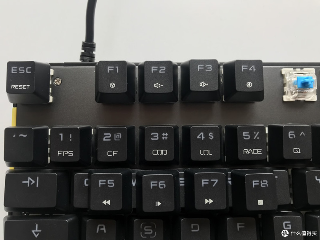 极窄边框：摩豹K82键盘测评+拆解