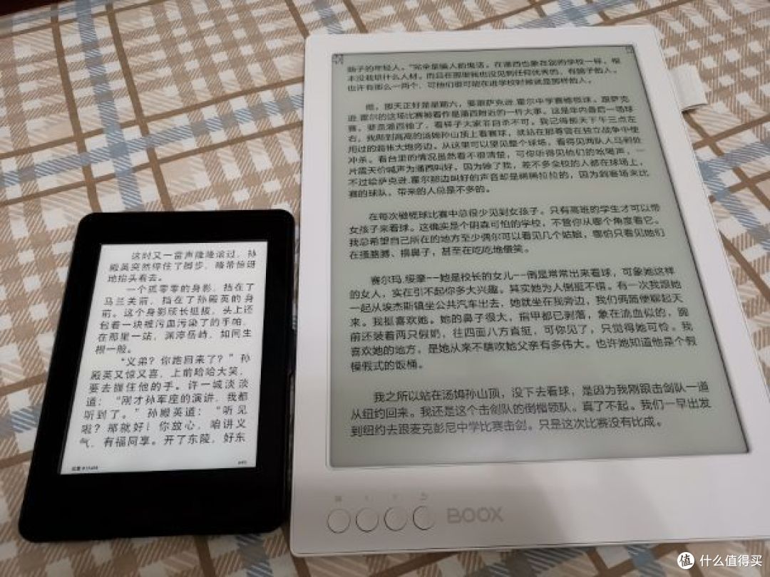跟kpw3对比,能显示更多的文字