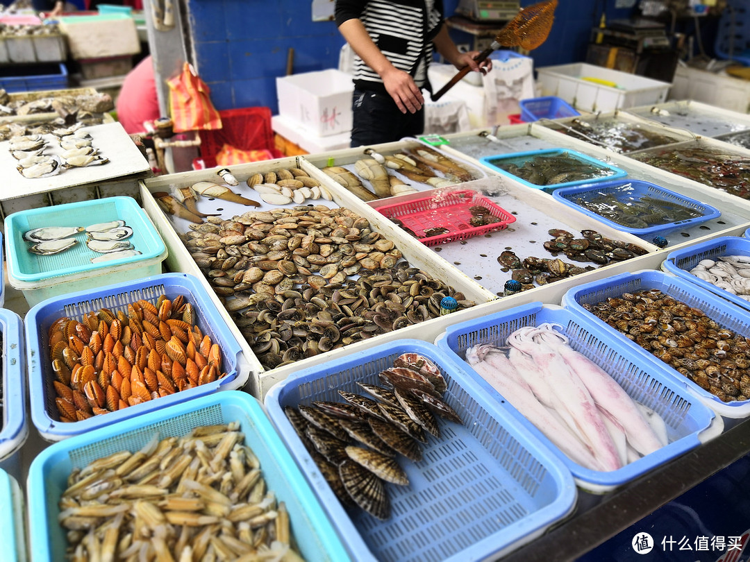 因为忙着看海鲜和讲价，所以海鲜市场只拍了这么一张