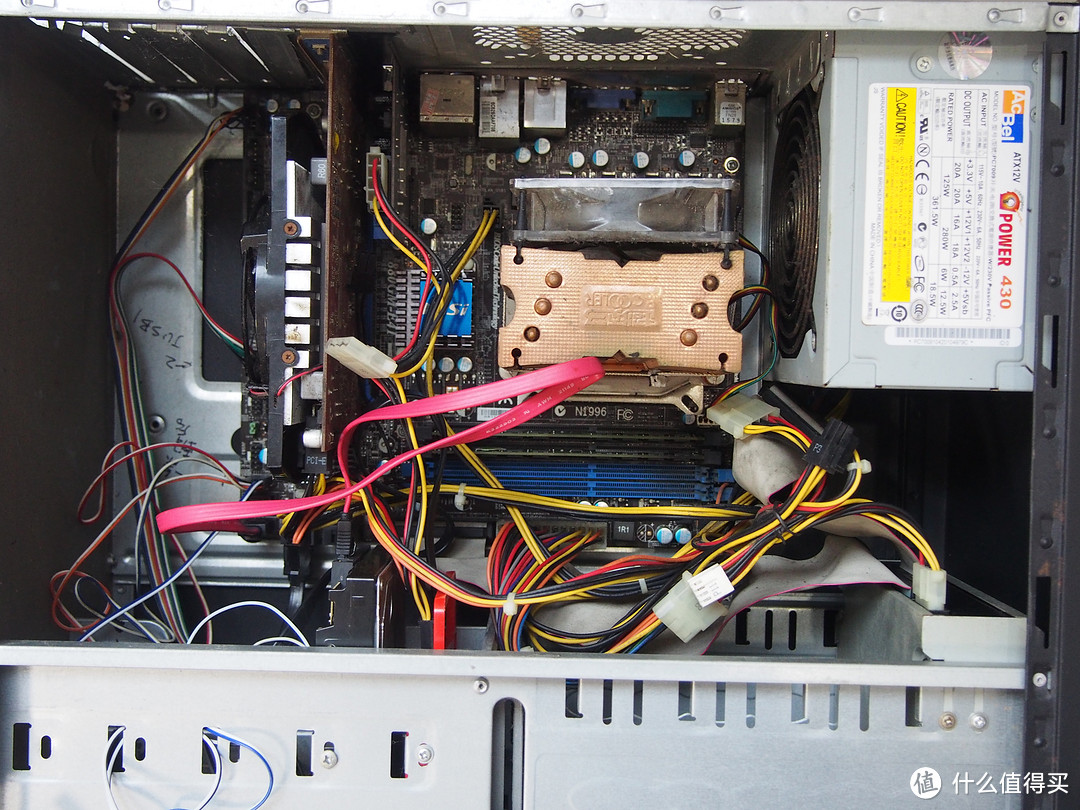 ▼本来是计划把这个电源安装在我的游戏一体机上的,把一体机的小电源