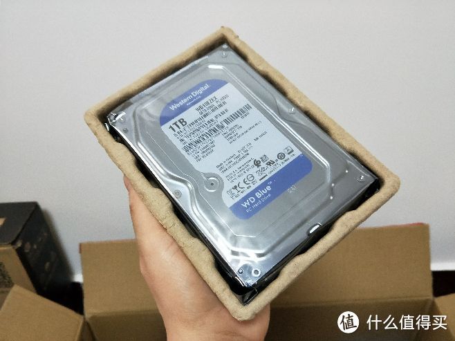 第一次用西数硬盘蓝盘，贪图价格便宜，主要用来作为电脑主机的仓库用。😏😏