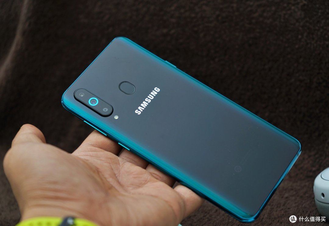 懒人数码论篇二十七三星galaxya8s黑瞳全面屏手机上手体验