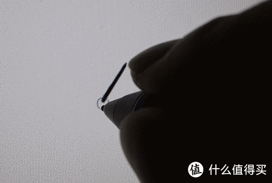 Cintiq 16直视:正常视觉距离感不强
