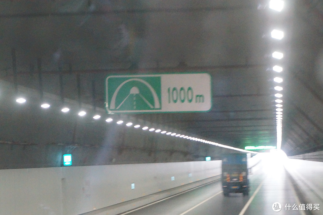 距离出口1000m