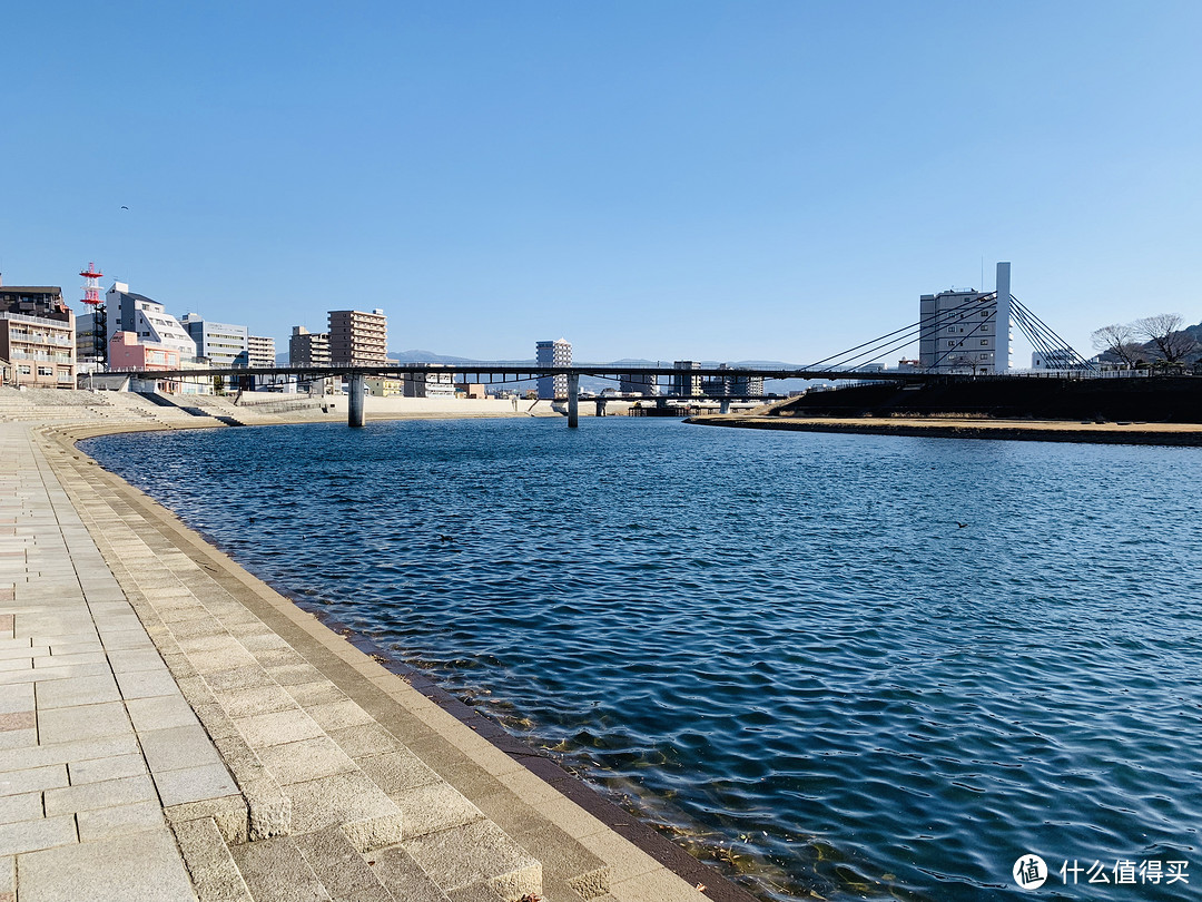 一早起床，先出门看看酒店紧挨着的狩野川美景