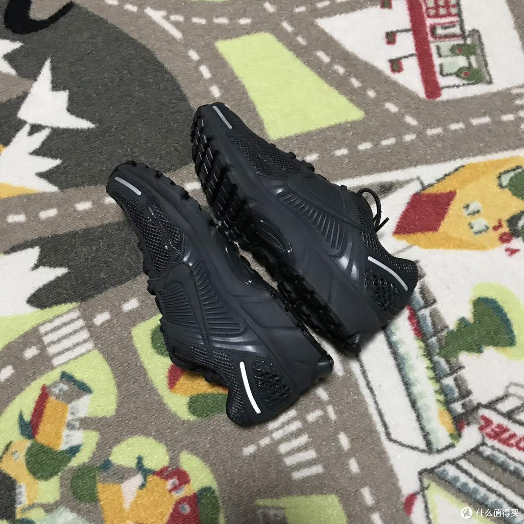 少了ACW光环的NIKE ZOOM VOMERO 5 SP 老爹跑鞋