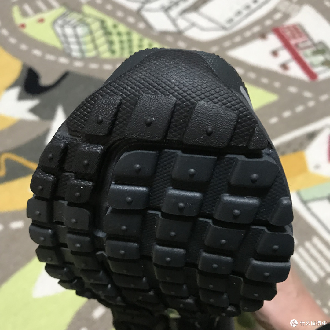 少了ACW光环的NIKE ZOOM VOMERO 5 SP 老爹跑鞋