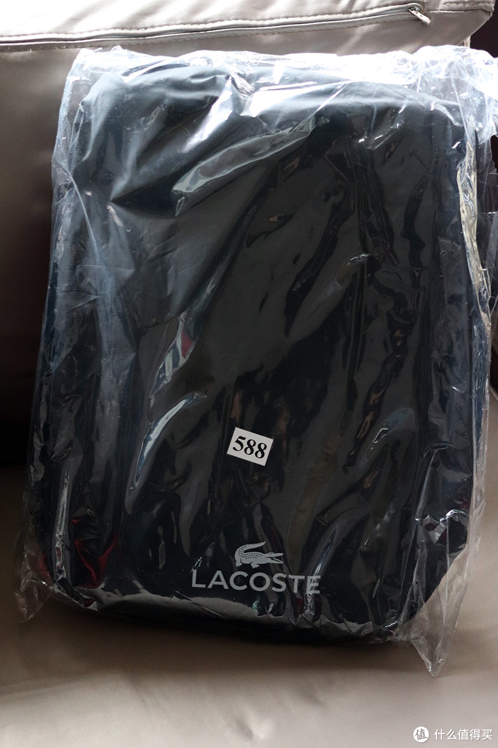 【黑科技背包】只需与太阳接触便可为手机充电？法国高端品牌LACOSTE INFINI-T 背包使用体验