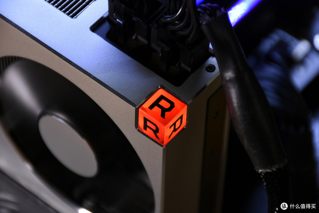 风头不能让别人全占了!AMD Radeon™ VII 来也!