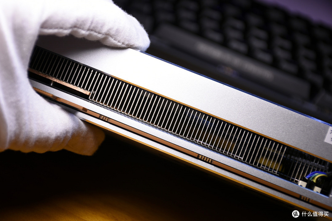 风头不能让别人全占了!AMD Radeon™ VII 来也!