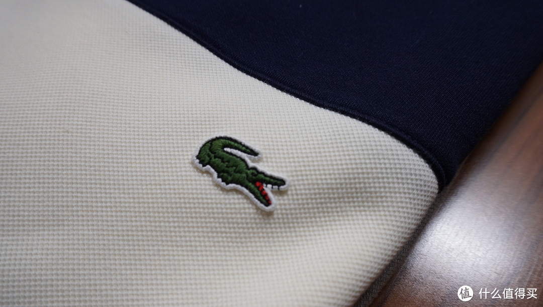 不只有POLO衫的低调轻奢 | LACOSTE INFINI-T 法国鳄鱼背包，让太阳为你充电~