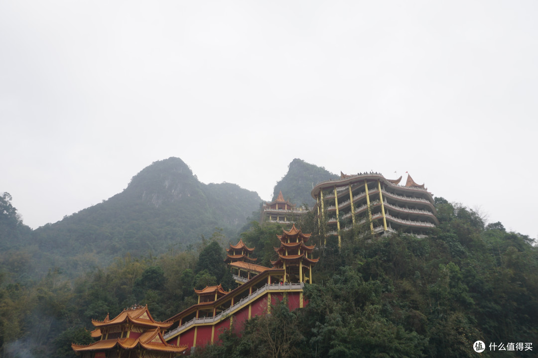 领略绿水青山,感受拥挤山路,初一去弄拉古寺